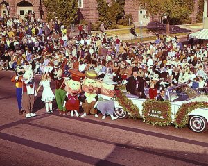 walt_disney_grand_marshall_tournament_of_roses_rose_parade_1966