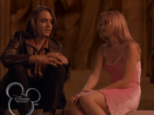 After Duncan saves Hallie, the two go to the Lincoln Memorial before parting ways